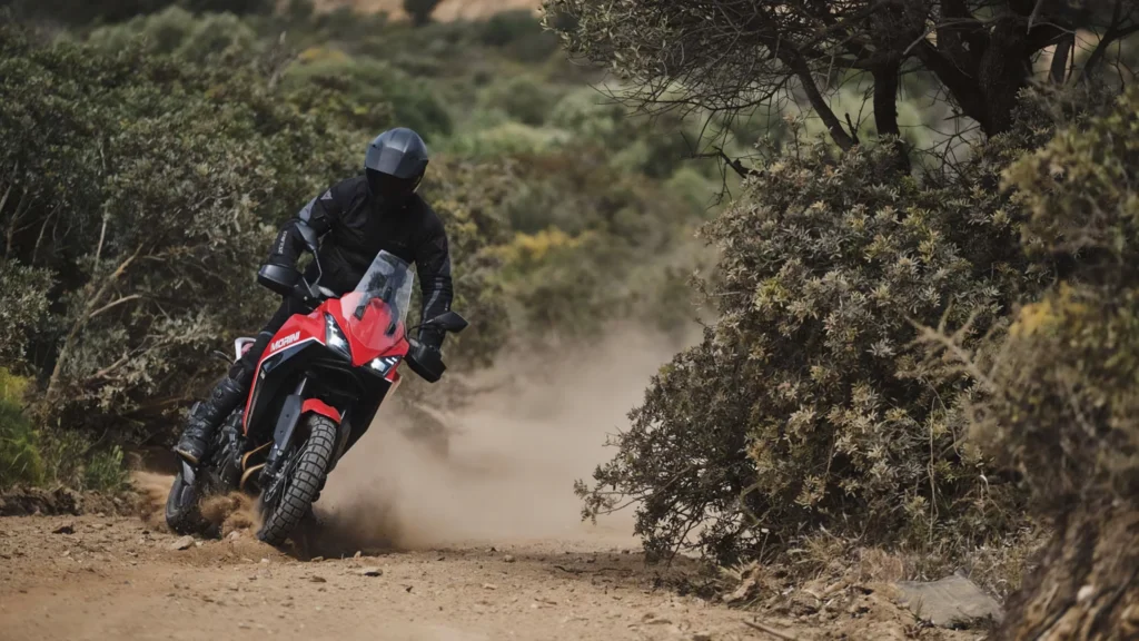 Moto Morini X-Cape 650 Action